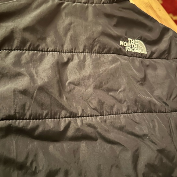 The North Face Black and Light Gray Girls' Puffer Jacket - Picture 8 of 9